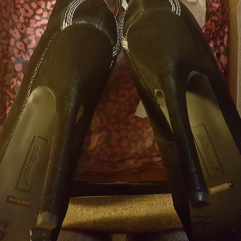 Booties - Picture 3 of 4